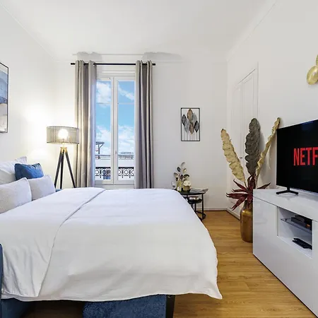 Cosy Studio, Close To Monaco Train Station 博索莱伊