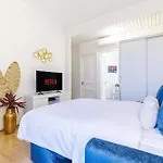 Cosy Studio, Close To Monaco Train Station