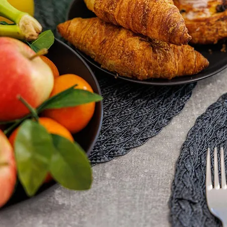 Cosy Studio, Close To Monaco Train Station * 보솔레이