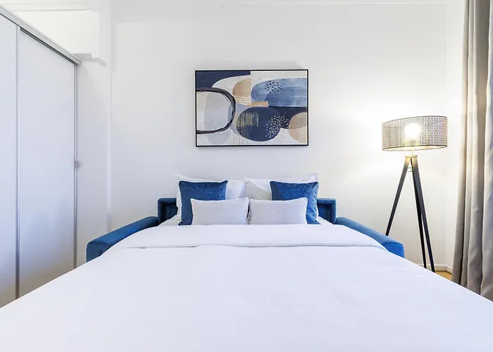 Апартаменты Cosy Studio, Close To Monaco Train Station *